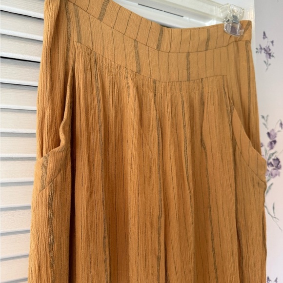 Free People Mustard Yellow Stripe Crinkle Hi Low Pants in Size Small - Picture 2 of 7